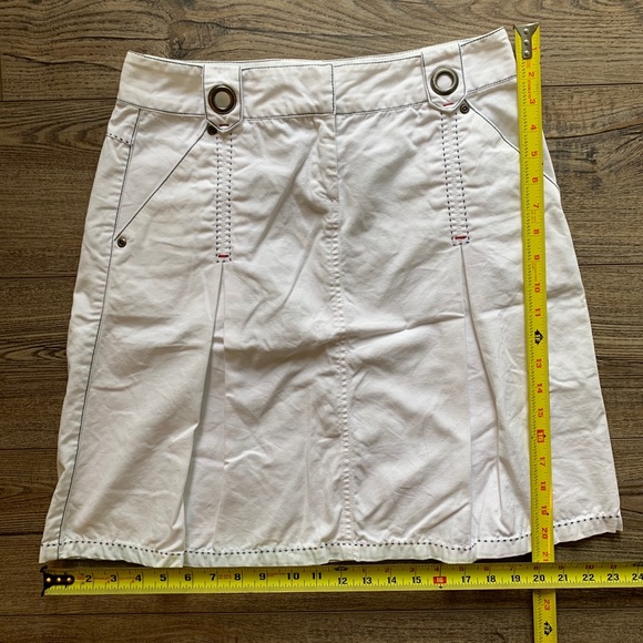 CAbi White Mini Skirt EUC 4 - Picture 3 of 4